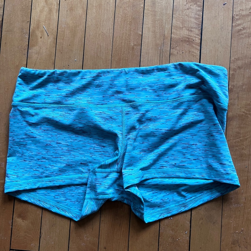 FLEO booty shorts - Heather mint green - excellent condition